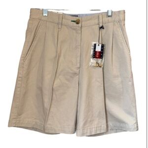 Tommy Hilfiger shorts Khaki women’s sz 6 cotton 100% New pleated 
Longer inseam